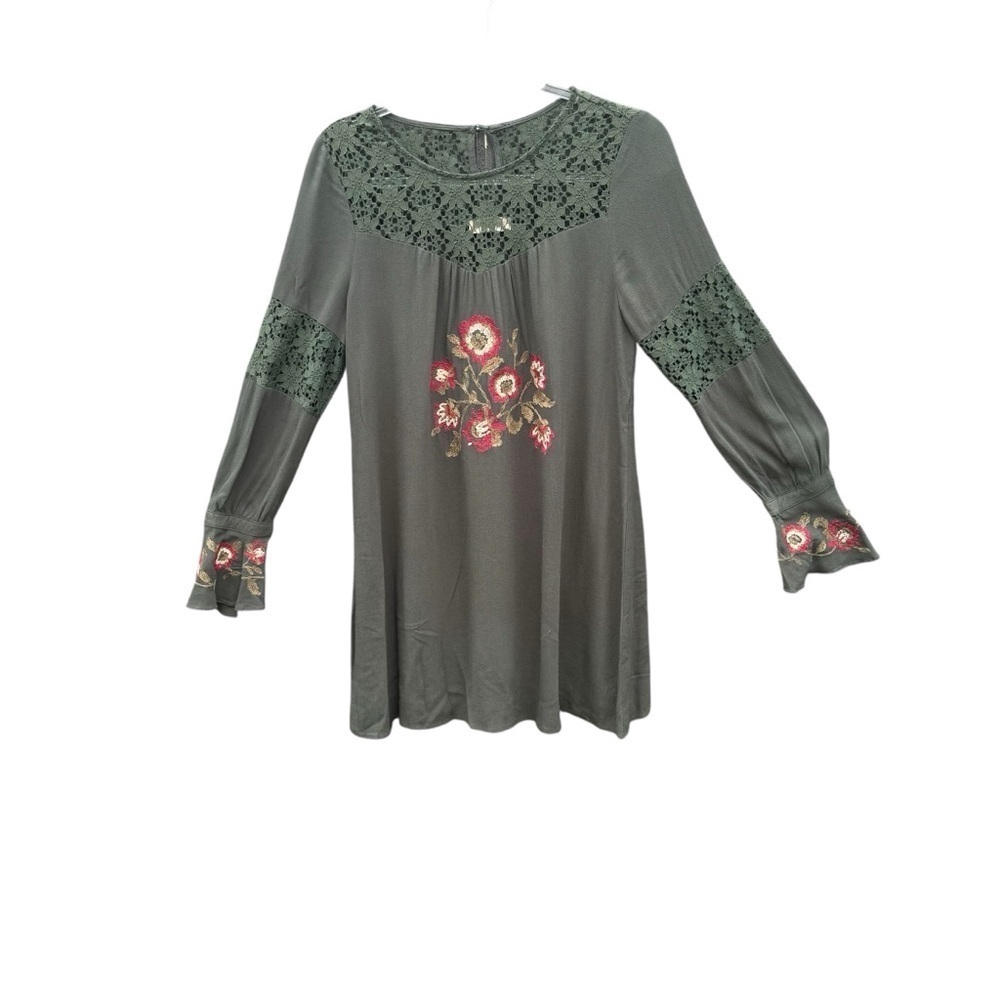 Altar'd State Green Ruffled Embroidered Tunic 3/4 sleeve - Picture 2 of 16